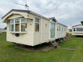 Cosy Caravan At Sand Le Mere Holiday Park In Yorkshire Ref 71004G